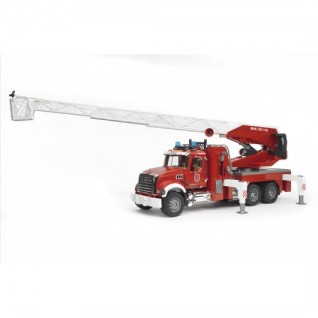 BRUDER Mack Granite İtfaiye Aracı