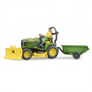 BRUDER John Deere Çim Biçme Traktörü ve Bahçıvan